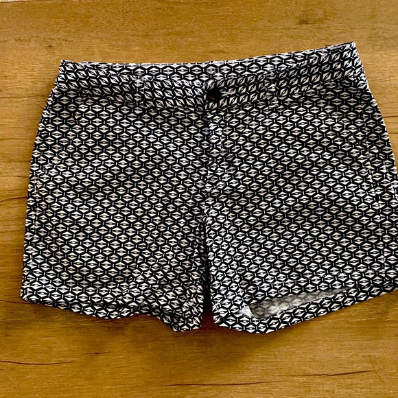 Women’s Shorts Size 8 2 Pair - Picture 2 of 7